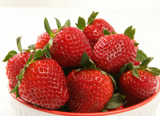 Recipe for Making Strawberry Juice Using a Blender