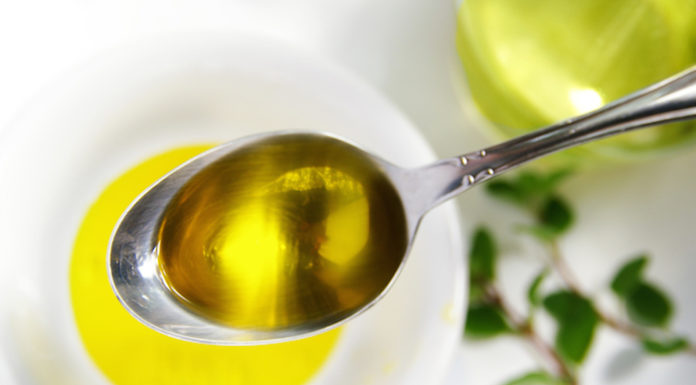 Tips on Selecting Healthy Cooking Oil and Safe Ways to Cook with It