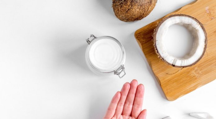 Know These Tips to Safely and Effectively Remove Makeup with Coconut Oil