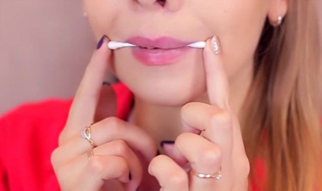 11 Instant Makeup Tips to Enhance Your Beauty in Uncomfortable Situations