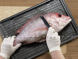 “Step-by-Step Guide: Achieving the Perfectly Filleted Fish”