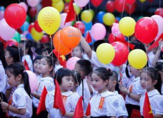 “Glimpsing the Future: 15 Beautiful and Meaningful Poems for the Start of the 2023-2024 School Year”