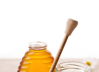 Making Your Own Hair Conditioner for Shiny and Smooth Hair