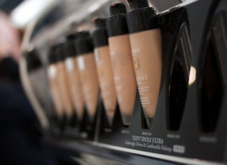 Tips for Selecting the Right Cosmetics for You