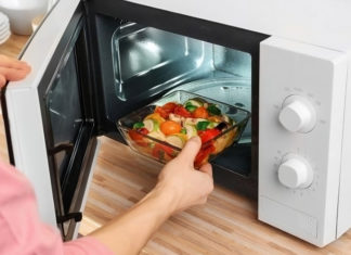 7 Causes of Noisiness in Microwave Use