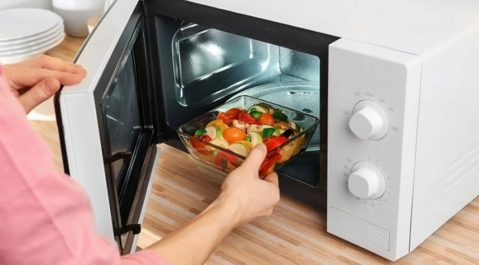 7 Causes of Noisiness in Microwave Use