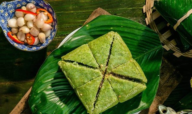 Using These Tips to Easily Cut Bánh Chưng Without Messy Hands and Keep the Delicious Look