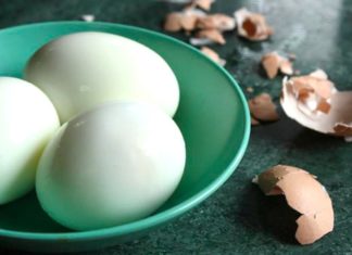 “Easy Methods for Peeling and Boiling Eggs Without Making Contact or Using Water”