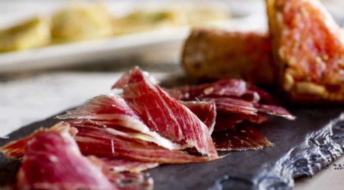 Preserving Salted Pork Leg to Keep Its Flavor Fresh and Delicious