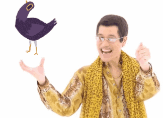 “Dancing Parrot Figurines Showcasing a Popular Crafting Technique Capture Internet Attention”