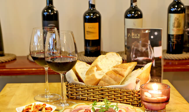 Best Food Pairings for Different Types of Wine