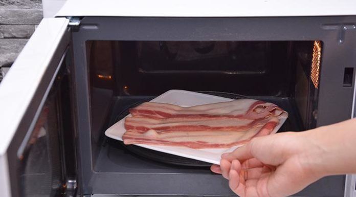 The Magic of Microwave Cooking: A Guide to Preparing Delicious Dishes with Ease