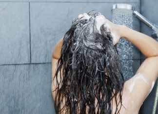Tips to Avoid Dandruff During Monsoon Season