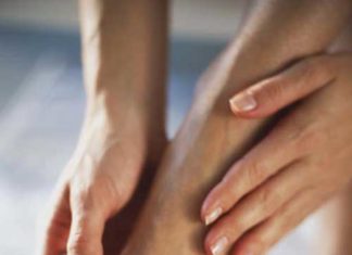 PREVENTING DRYNESS AND DARKENING OF FEET AFTER SUN EXPOSURE