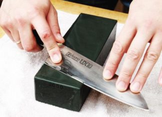Using a Sharpening Stone: Tips for Choosing and Sharpening Your Razor