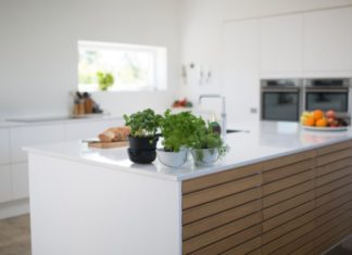Choosing the Right Size Kitchen Island