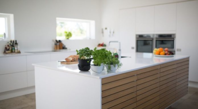 Choosing the Right Size Kitchen Island