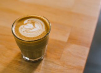 Exploring the Difference Between Flat White and Latte Coffees