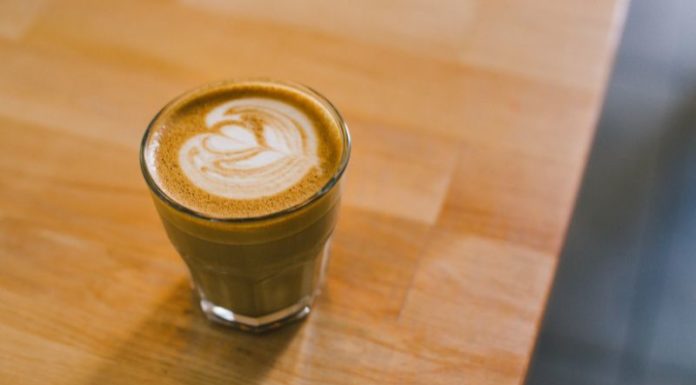 Exploring the Difference Between Flat White and Latte Coffees