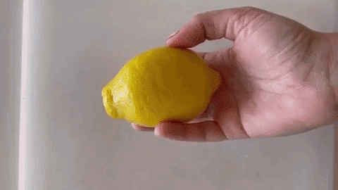 Most Women May Be Squeezing Lemons the Wrong Way!