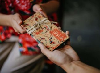 Learn How to Easily Give Lucky Money with Digital Wallets like Momo, ZaloPay, and Viettel Pay