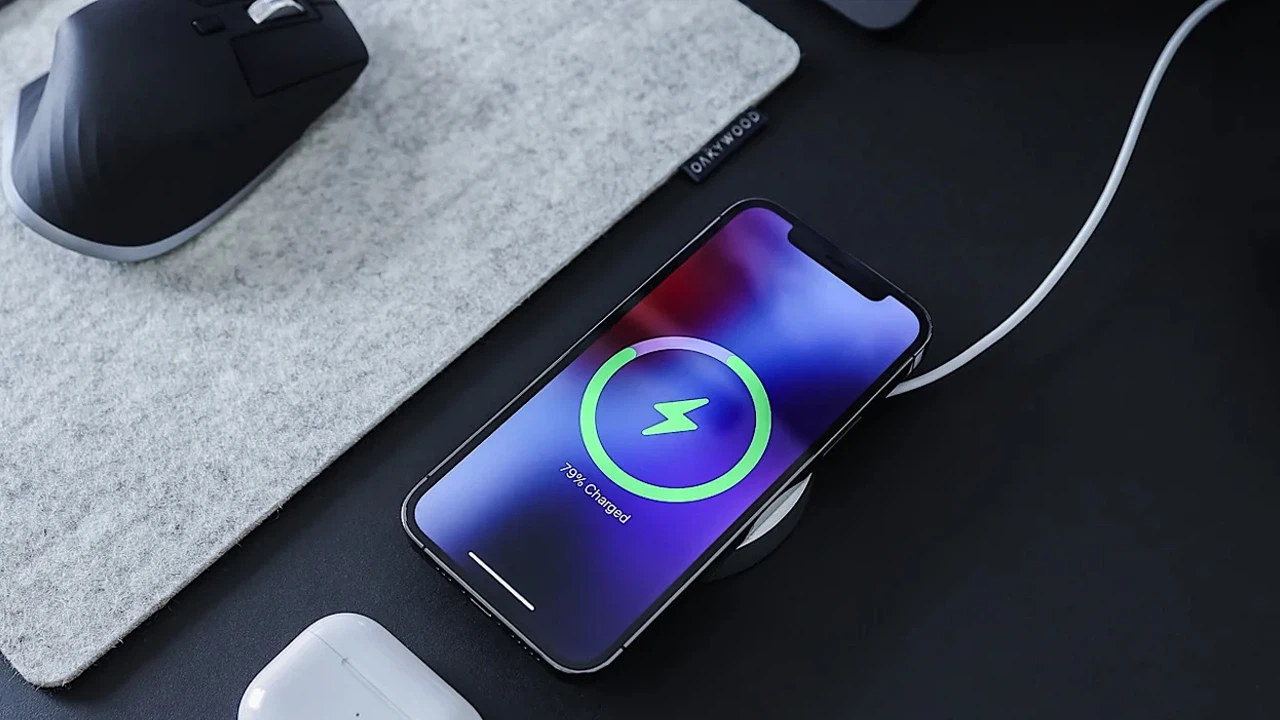 Tips for Charging and Extending the Battery Life of the iPhone 14 Pro Max