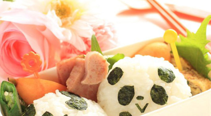 How to Get Rid of Unpleasant Smells from Plastic Food Containers