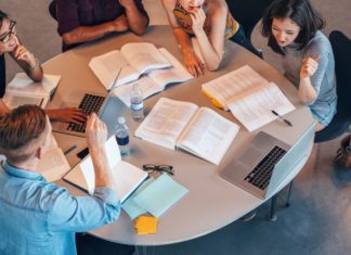 2023 New Year Greetings: A Meaningful and Significant Farewell.