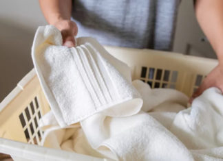 Exploring the Advantages of Using Vinegar for Laundry