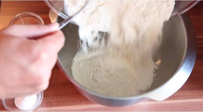 How to Use Cake Flour: Tips and Tricks