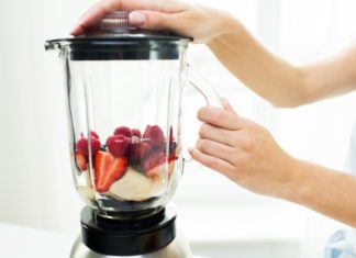 Investigating Leaks in Blenders: Discovering Causes and Easy Fixes