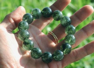 Which Feng Shui Stone and Color Can Bring Luck to the Fire Element?