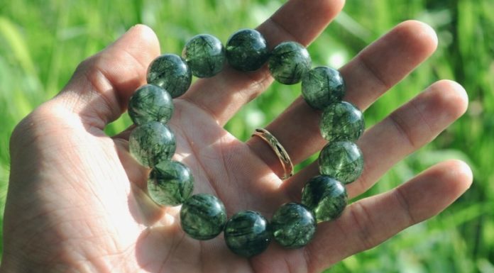 Which Feng Shui Stone and Color Can Bring Luck to the Fire Element?