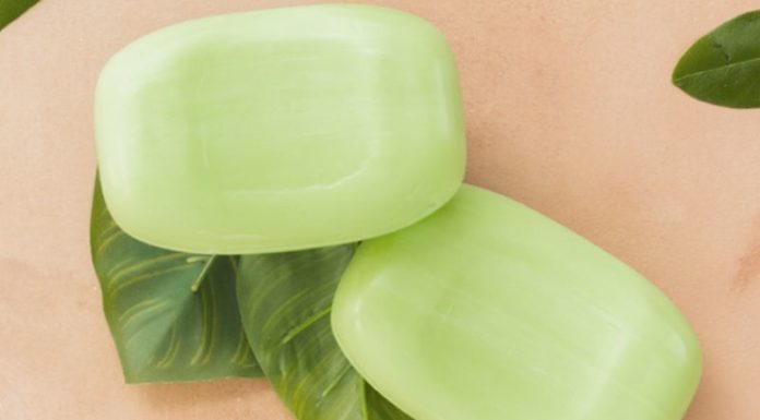 4 Inexpensive Ingredients to Get Your Foggy Windows Sparkling Clean!