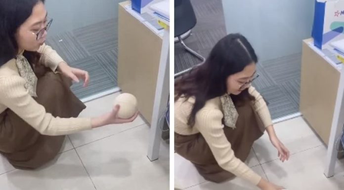 “Simple Office Trick for Removing Coconut Meat”