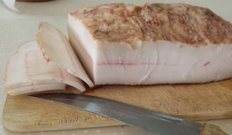 Make Russian Salted Lard Easily with this Flavorful Recipe!