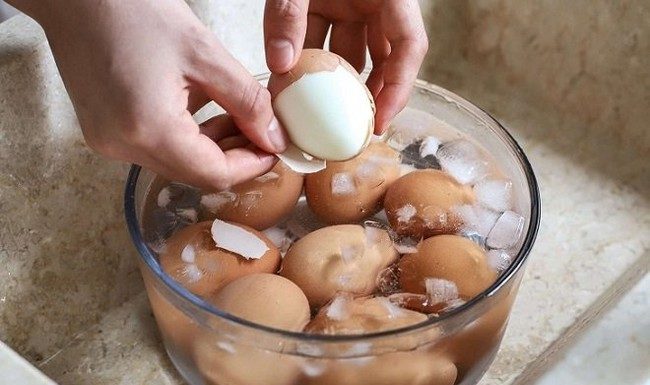 “Poisoning” the body: 3 common mistakes to avoid when processing eggs