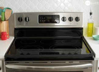 Easy and Convenient Cleaning of an Induction Cooktop with Just One Ingredient