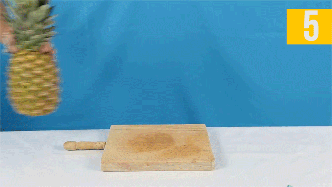 Easy Pineapple Peeling Method: Just a Few Knife Moves Needed