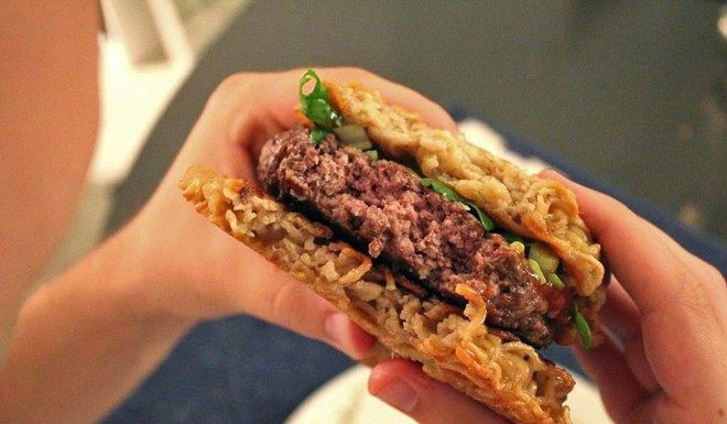 Creating a Deliciously Unique Dish: Boy Mixes Instant Noodles with Raw Eggs and Chills