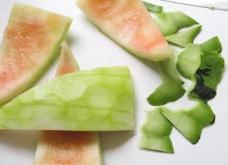 Cooking Confidently: Stir-Frying Watermelon Rind with Mushrooms