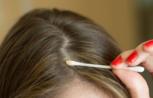 Try ‘Dotting on the Top’ Instead of Cleaning Ears with Cotton Swabs