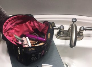 The Benefits of Placing a Cutting Board in Your Bathroom