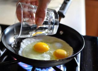 Frying Eggs Without Oil: An Alternative Method