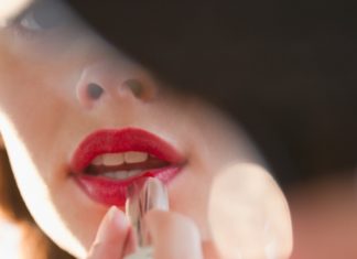 How to Achieve Perfect Coverage for Dark Lips with Lipstick: A Step-by-Step Guide