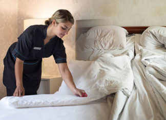 Why you should not fold your pillow before leaving the hotel?