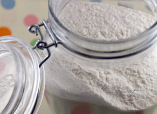 Distinguishing and Using Baking Powder, Baking Soda, and Yeast