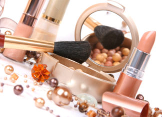 10 Unique and Beautiful Makeup Formulas for Summer 2012