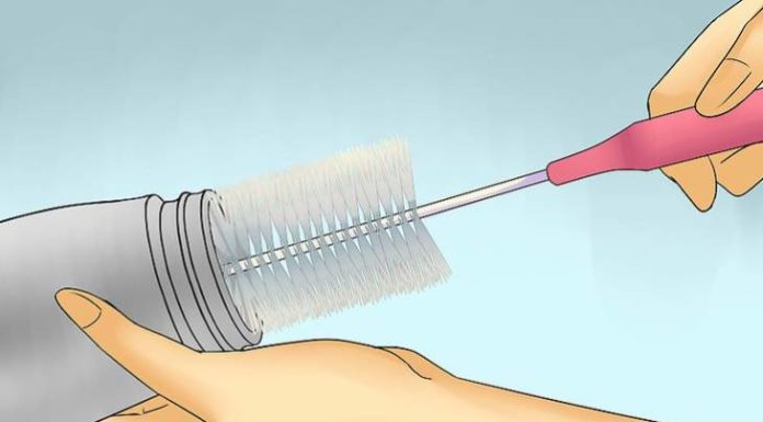 “Four Effective Techniques for Cleaning the Interior of a Bottle or Jar”