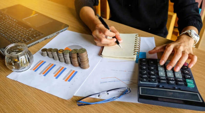 4 Effective Strategies to Manage Expenses and Save More Money